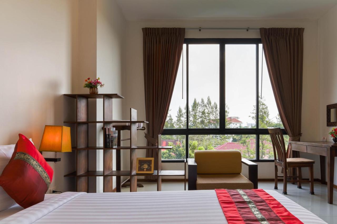 The Choice Hotel - Adults Only Бангкок Экстерьер фото