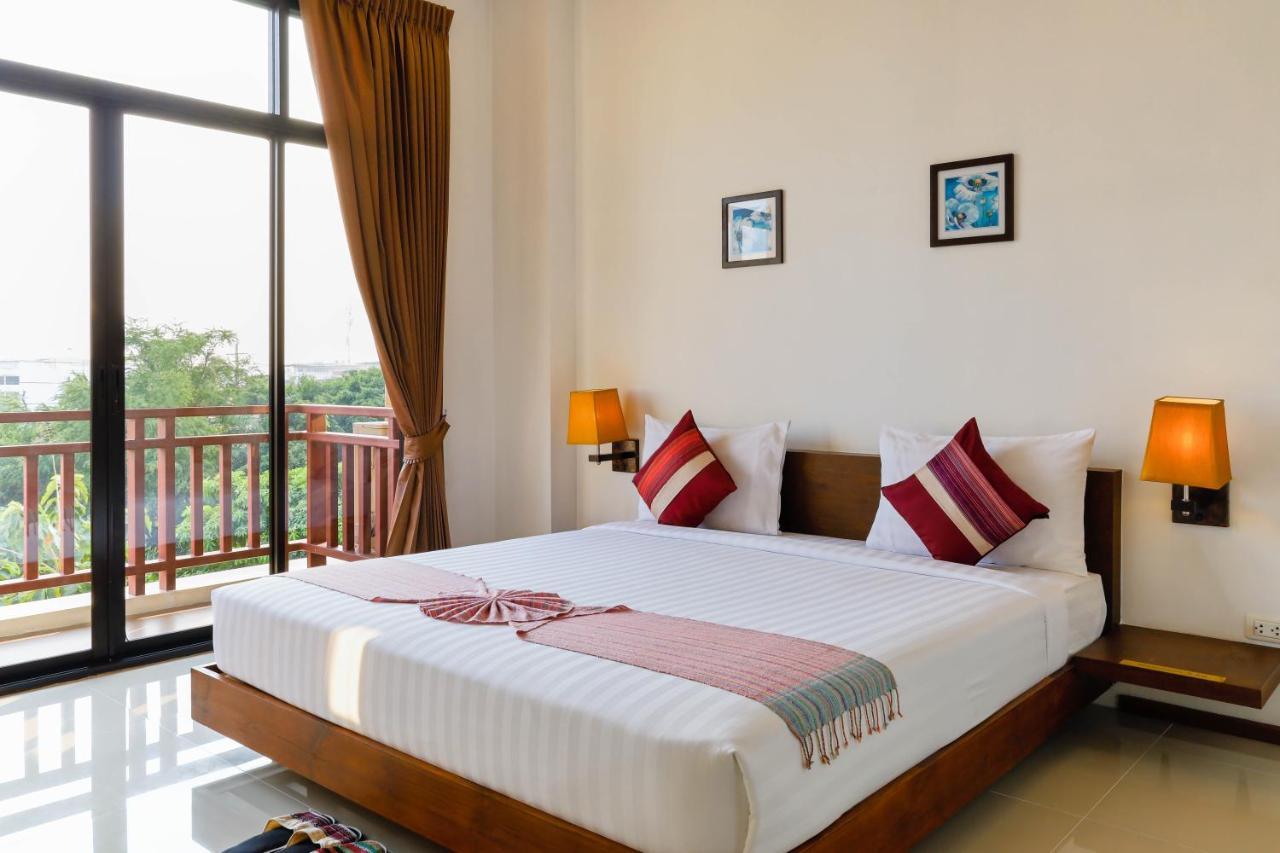 The Choice Hotel - Adults Only Бангкок Экстерьер фото