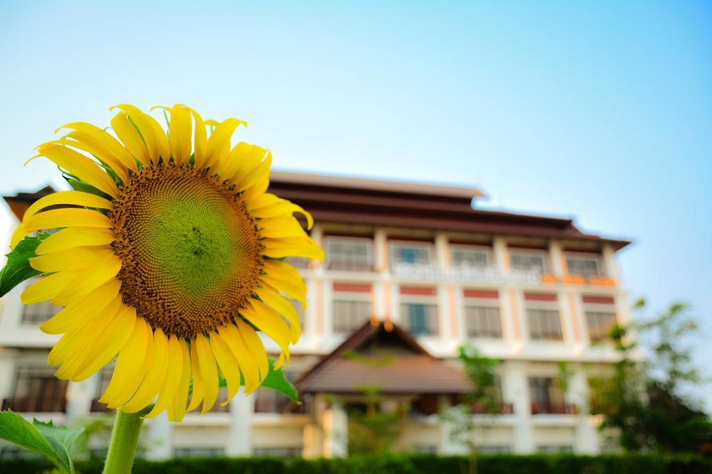 The Choice Hotel - Adults Only Бангкок Экстерьер фото